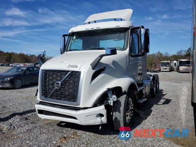 Drugie zdjęcie samochodu z przodu: 2024 VOLVO VNR VIN:4V4WC9DHXRN653140 - miniatura