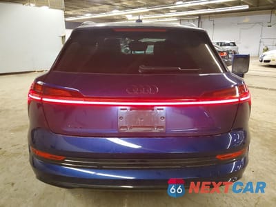Zdjęcie 6 z 14 samochodu: 2022 AUDI E-TRON PREMIUM VIN:WA1AAAGE8NB037487 - miniatura