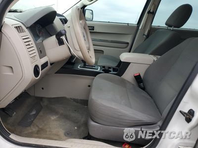 Zdjęcie 7 z 14 samochodu: 2012 FORD ESCAPE XLS VIN:1FMCU0C75CKB33822 - miniatura