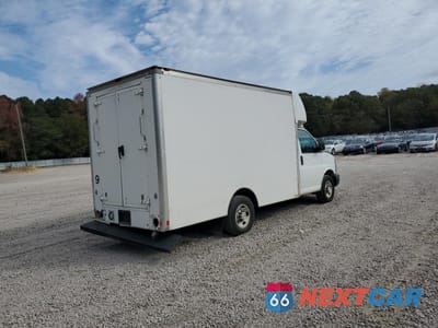 Trzecie zdjęcie samochodu z tyłu: 2022 CHEVROLET EXPRESS G3500 VIN:1GB0GRFF6G1186065 - miniatura