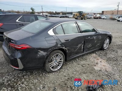 Trzecie zdjęcie samochodu z tyłu: 2024 BMW 530 XI VIN:WBA53FJ0XRCS64625 - miniatura