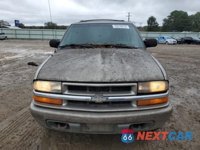 Piąte zdjęcie samochodu w środku: 2002 CHEVROLET BLAZER VIN:1GNDT13W12K234080 - miniatura
