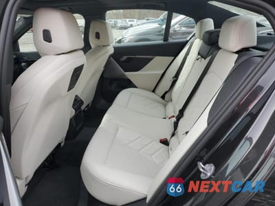 Zdjęcie 10 z 12 samochodu: 2024 BMW 530 XI VIN:WBA53FJ0XRCS64625 - miniatura