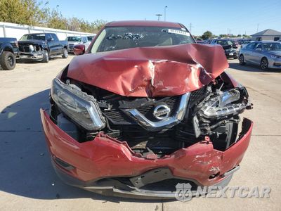 Piąte zdjęcie samochodu w środku: 2016 NISSAN ROGUE S VIN:JN8AT2MT1GW006073 - miniatura