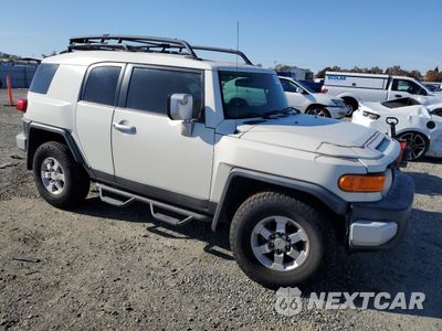 Czwarte zdjęcie samochodu z boku: 2010 TOYOTA FJ CRUISER VIN:JTEZU4BF9AK010743 - miniatura