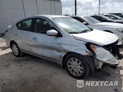 Czwarte zdjęcie samochodu z boku: 2017 NISSAN VERSA S VIN:3N1CN7AP9HL812563 - miniatura