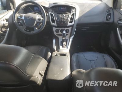 Zdjęcie 8 z 14 samochodu: 2013 FORD FOCUS SE VIN:1FADP3F21DL308618 - miniatura