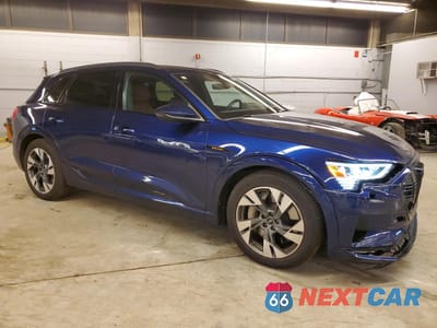 Czwarte zdjęcie samochodu z boku: 2022 AUDI E-TRON PREMIUM VIN:WA1AAAGE8NB037487 - miniatura