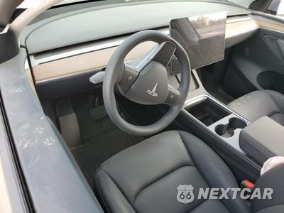 Zdjęcie 8 z 12 samochodu: 2024 TESLA MODEL Y VIN:7SAYGAEE8RF124687 - miniatura