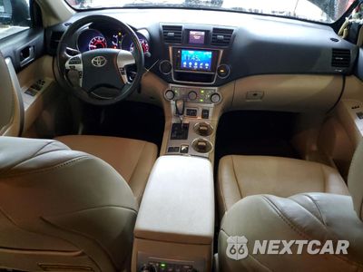 Zdjęcie 8 z 14 samochodu: 2013 TOYOTA HIGHLANDER BASE VIN:5TDZK3EH1DS139932 - miniatura
