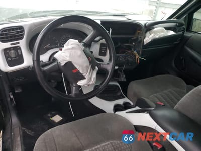 Zdjęcie 8 z 14 samochodu: 2002 GMC SONOMA VIN:1GTCS19W828229163 - miniatura