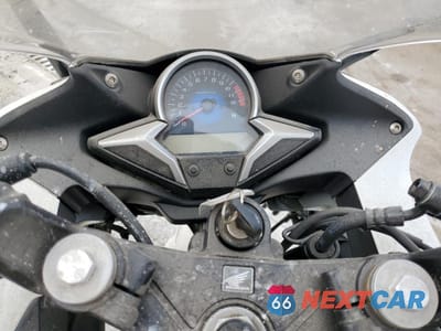 Zdjęcie 7 z 9 samochodu: 2013 HONDA CBR250 RA-ABS VIN:MLHMC4118D5300995 - miniatura