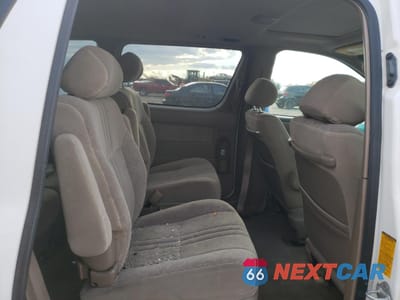 Zdjęcie 12 z 16 samochodu: 2000 TOYOTA SIENNA LE VIN:4T3ZF13C7YU176097 - miniatura