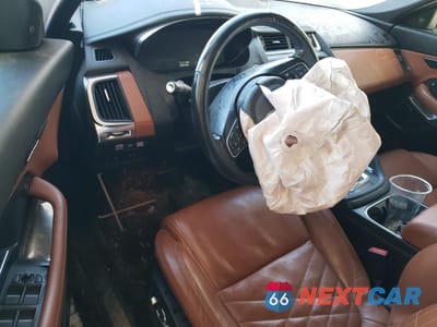 Zdjęcie 8 z 14 samochodu: 2018 JAGUAR E-PACE SE VIN:SADFP2FX1J1Z32312 - miniatura