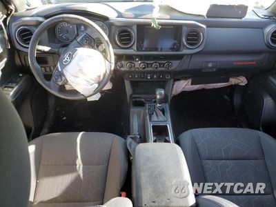 Zdjęcie 8 z 12 samochodu: 2018 TOYOTA TACOMA TRD SPORT VIN:5TFCZ5AN3JX136934 - miniatura