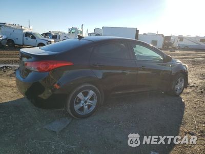 Trzecie zdjęcie samochodu z tyłu: 2013 HYUNDAI ELANTRA GLS VIN:5NPDH4AE3DH381153 - miniatura