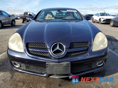 Piąte zdjęcie samochodu w środku: 2009 MERCEDES-BENZ SLK 300 VIN:WDBWK54F19F192182 - miniatura