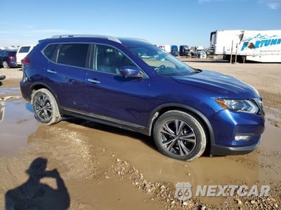 Czwarte zdjęcie samochodu z boku: 2018 NISSAN ROGUE S VIN:5N1AT2MT7JC739535 - miniatura