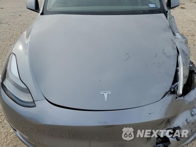 Zdjęcie 12 z 12 samochodu: 2024 TESLA MODEL Y VIN:7SAYGAEE8RF124687 - miniatura