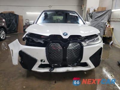 Piąte zdjęcie samochodu w środku: 2025 BMW IX XDRIVE50 VIN:WB523CF07SCT08532 - miniatura