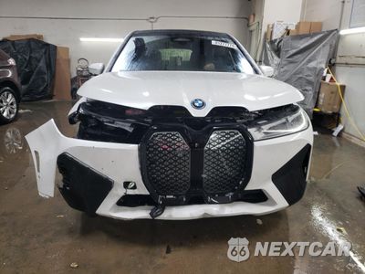 Piąte zdjęcie samochodu w środku: 2025 BMW IX XDRIVE50 VIN:WB523CF07SCT08532 - miniatura