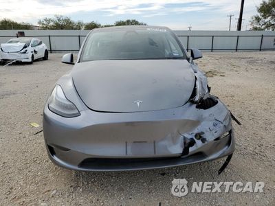 Piąte zdjęcie samochodu w środku: 2024 TESLA MODEL Y VIN:7SAYGAEE8RF124687 - miniatura