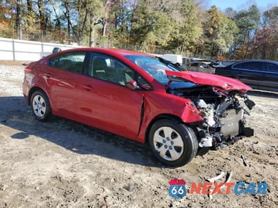Czwarte zdjęcie samochodu z boku: 2015 KIA FORTE LX VIN:KNAFX4A62F5313138 - miniatura