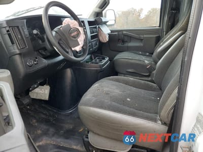 Zdjęcie 7 z 13 samochodu: 2020 GMC SAVANA G2500 VIN:1GTW7AFGXL1183700 - miniatura