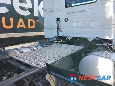 Zdjęcie 6 z 10 samochodu: 2024 VOLVO VNR VIN:4V4WC9DHXRN653140 - miniatura