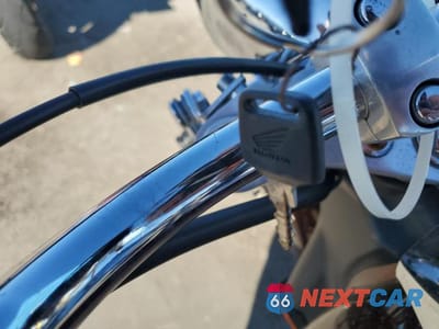 Zdjęcie 8 z 9 samochodu: 2018 HONDA VT750 C VIN:JH2RC5002JK400022 - miniatura