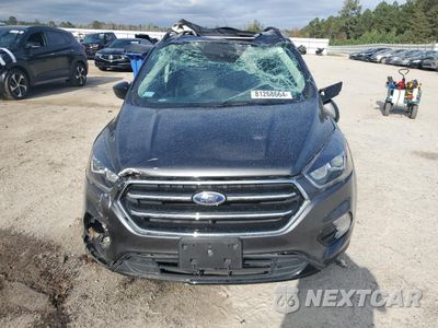 Piąte zdjęcie samochodu w środku: 2018 FORD ESCAPE SE VIN:1FMCU9GD5JUD11833 - miniatura
