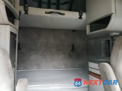 Zdjęcie 6 z 10 samochodu: 2012 VOLVO VN VNL VIN:4V4NC9EG5CN543069 - miniatura