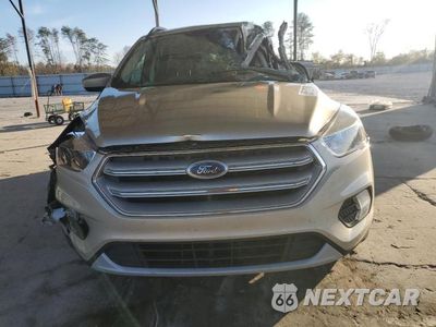 Piąte zdjęcie samochodu w środku: 2018 FORD ESCAPE SE VIN:1FMCU0GD9JUD14228 - miniatura