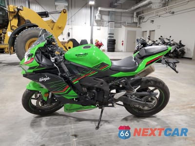 Trzecie zdjęcie samochodu z tyłu: 2024 KAWASAKI ZX400 S VIN:ML5ZXCS14RDA21267 - miniatura