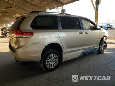 Trzecie zdjęcie samochodu z tyłu: 2014 TOYOTA SIENNA XLE VIN:5TDYK3DC5ES409957 - miniatura