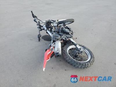 Czwarte zdjęcie samochodu z boku: 2001 KAWASAKI KL650 A VIN:JKAKLEA191A072714 - miniatura