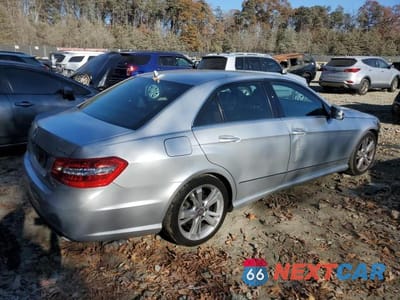 Trzecie zdjęcie samochodu z tyłu: 2013 MERCEDES-BENZ E 350 4MATIC VIN:WDDHF8JB0DA688149 - miniatura