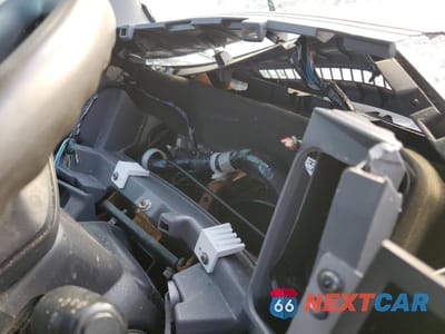 Zdjęcie 9 z 13 samochodu: 2018 ISUZU NPR HD VIN:54DC4W1B2JS811403 - miniatura