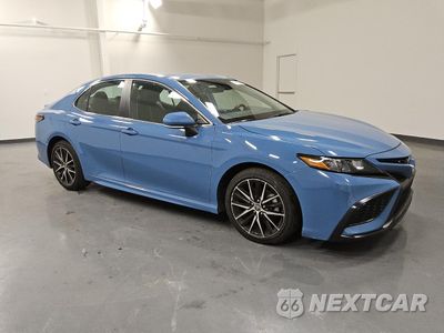 Czwarte zdjęcie samochodu z boku: 2024 TOYOTA CAMRY SE NIGHT SHADE VIN:4T1G11AK7RU221579 - miniatura