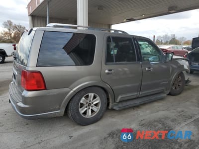 Trzecie zdjęcie samochodu z tyłu: 2004 LINCOLN NAVIGATOR VIN:5LMFU28R94LJ38100 - miniatura