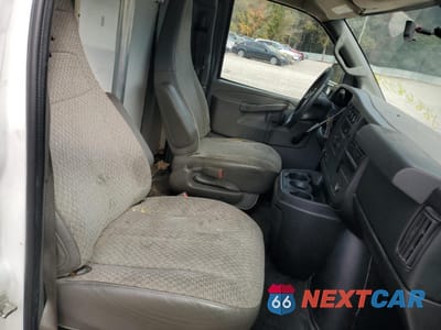 Zdjęcie 11 z 13 samochodu: 2022 CHEVROLET EXPRESS G3500 VIN:1GB0GRFF6G1186065 - miniatura