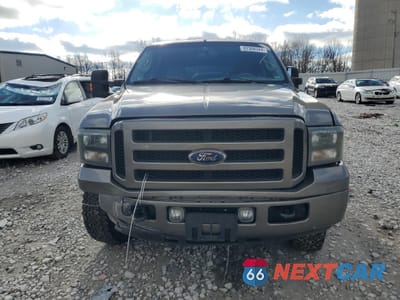 Piąte zdjęcie samochodu w środku: 2004 FORD EXCURSION LIMITED VIN:1FMSU43P74EB12117 - miniatura