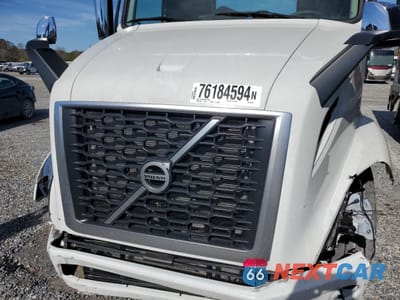 Zdjęcie 7 z 10 samochodu: 2024 VOLVO VNR VIN:4V4WC9DHXRN653140 - miniatura