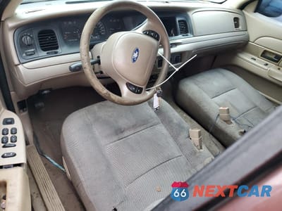 Zdjęcie 8 z 12 samochodu: 2004 FORD CROWN VICTORIA POLICE INTERCEPTOR VIN:2FAFP71W04X146218 - miniatura