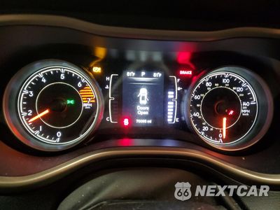 Zdjęcie 9 z 15 samochodu: 2016 JEEP CHEROKEE LATITUDE VIN:1C4PJMCB7GW120725 - miniatura
