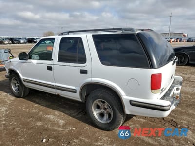 Drugie zdjęcie samochodu z przodu: 1998 CHEVROLET BLAZER VIN:1GNCS13W9W2176398 - miniatura