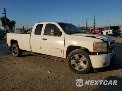 Czwarte zdjęcie samochodu z boku: 2011 CHEVROLET SILVERADO C1500 LT VIN:1GCRCSE0XBZ134631 - miniatura