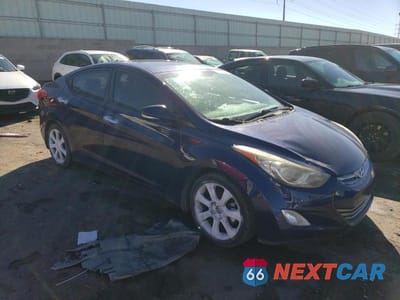Czwarte zdjęcie samochodu z boku: 2013 HYUNDAI ELANTRA GLS VIN:5NPDH4AE6DH287218 - miniatura