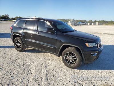 Czwarte zdjęcie samochodu z boku: 2018 JEEP GRAND CHEROKEE LAREDO VIN:1C4RJEAG4JC246952 - miniatura
