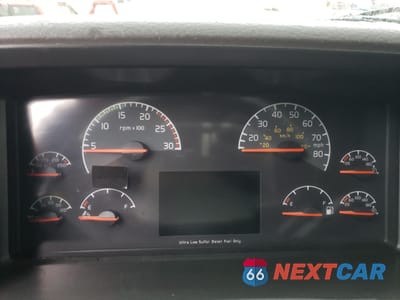 Zdjęcie 8 z 10 samochodu: 2012 VOLVO VN VNL VIN:4V4NC9EG5CN543069 - miniatura